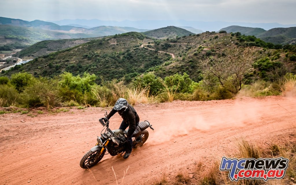 Triumph Scrambler 400 X